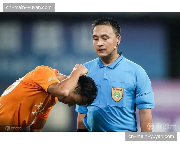 专访裁判委员会技术负责人：解释新赛季VAR沟通协议与场内音响播放规则