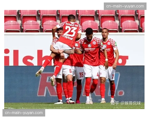 美因茨球迷组织发起“全城助威”活动,征集万人签名横幅 美因茨球迷组织发起“全城助威”活动,征集万人签名横幅